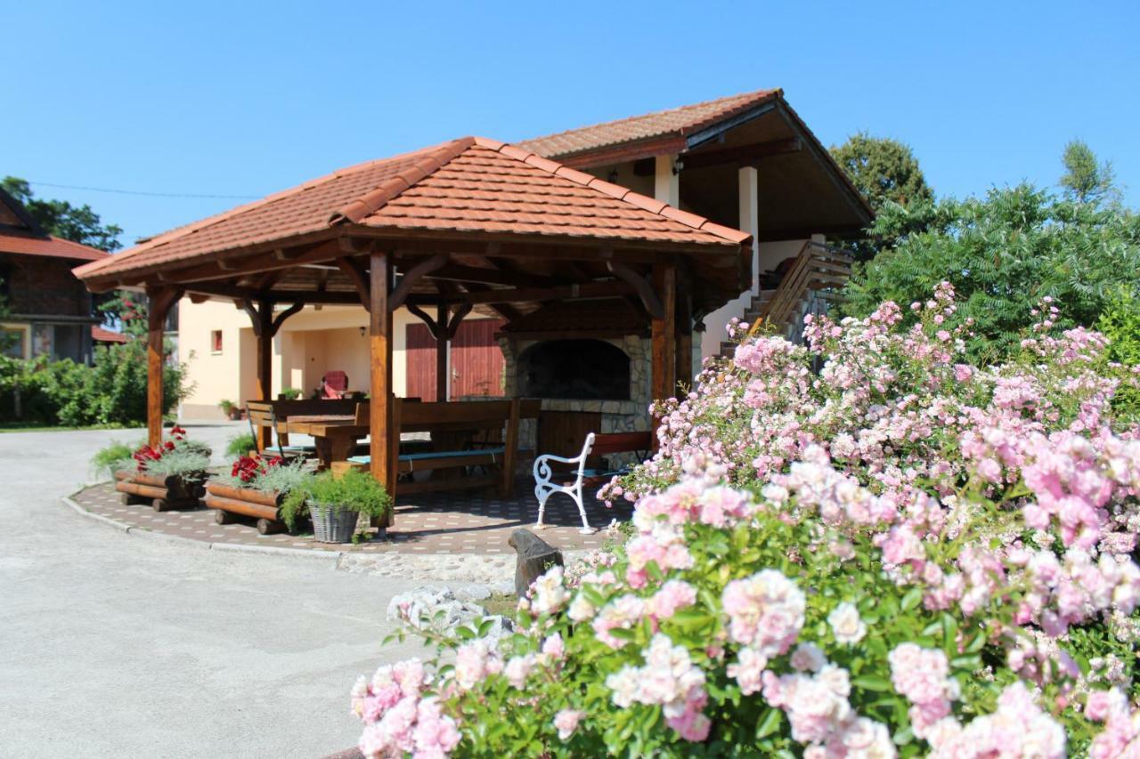 Apartments Kozjan Karlovac Dış mekan fotoğraf